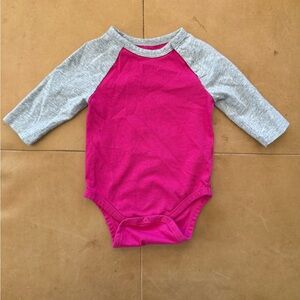 💙5/$25💙Primary Onesie 0-3M